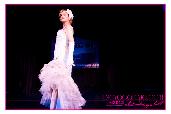 columbus_ohio_queer_burlesque_photographer_fierce_showcase_400