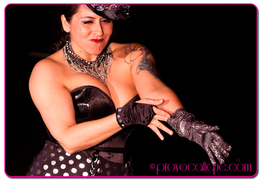 columbus-ohio-burlesque-photographer-hot-pink-wall-street-37