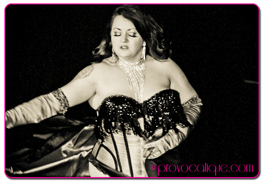 columbus-ohio-burlesque-photographer-hot-pink-wall-street-65