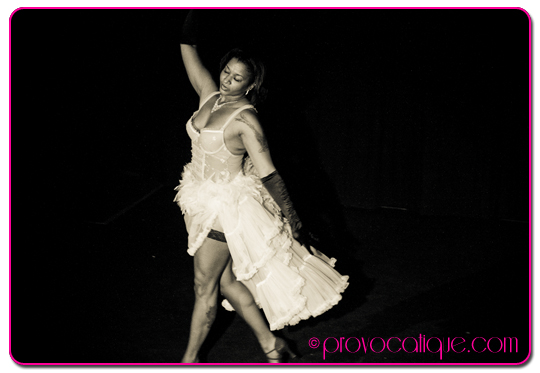 columbus-ohio-burlesque-photographer-hot-pink-wall-street-78