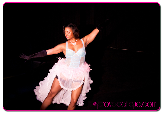 columbus-ohio-burlesque-photographer-hot-pink-wall-street-79